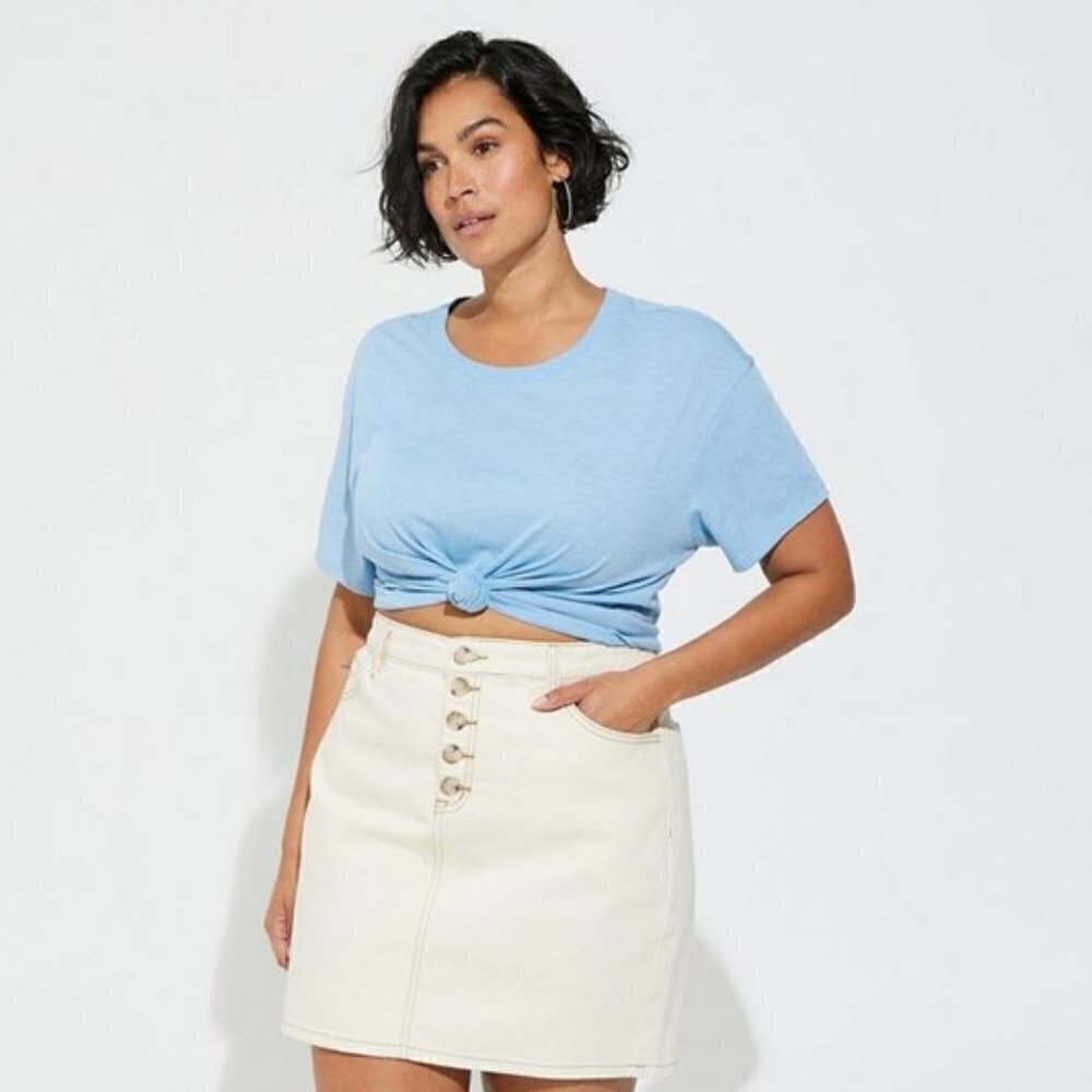 Torrid - Relaxed Signature Jersey Crew Neck Crop Tee in "Dust Blue"​​​​​​​​​​​